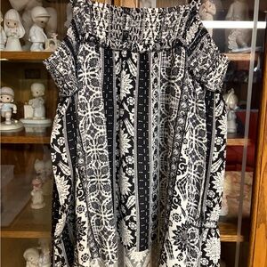 Black and White Patterned blouse